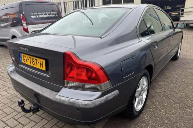Volvo S60 (2004) thumbnail 5