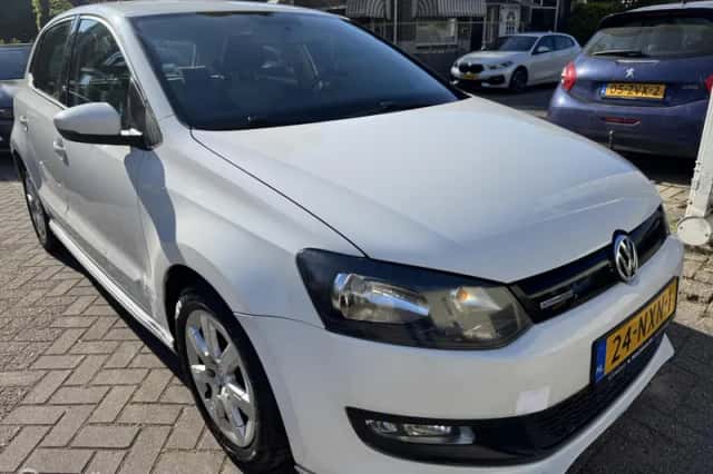 Volkswagen Polo (2010) thumbnail 2