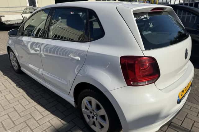 Volkswagen Polo (2010) thumbnail 5