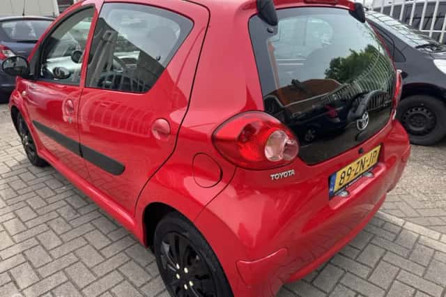 Toyota Aygo (2008) thumbnail 5