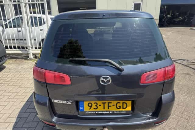Mazda 2 (2006) thumbnail 6