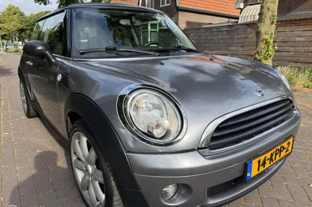 MINI One (2010) thumbnail 2