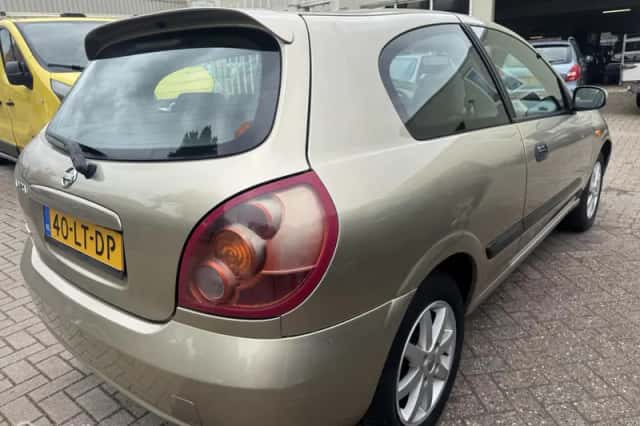 Nissan Almera (2003) thumbnail 4