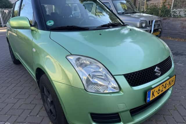 Suzuki Swift (2009) thumbnail 2