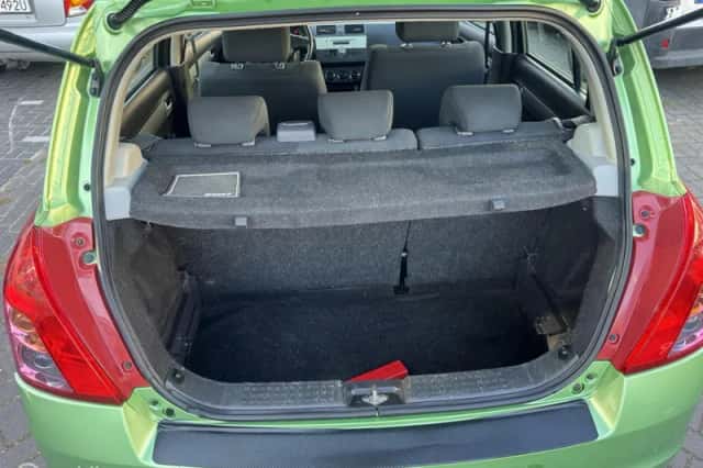 Suzuki Swift (2009) thumbnail 6