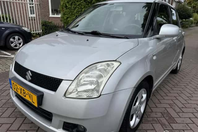 Suzuki Swift (2007) thumbnail 1