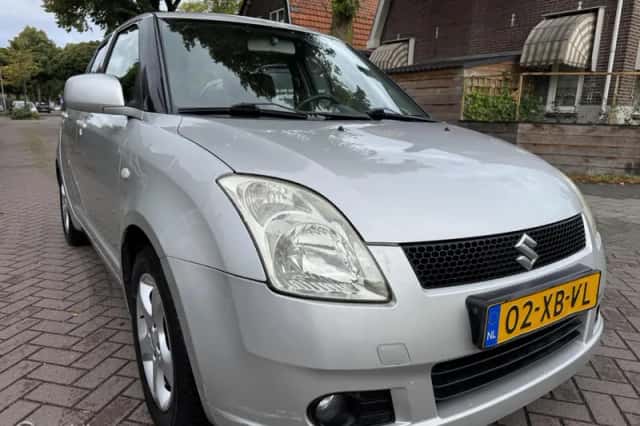 Suzuki Swift (2007) thumbnail 2