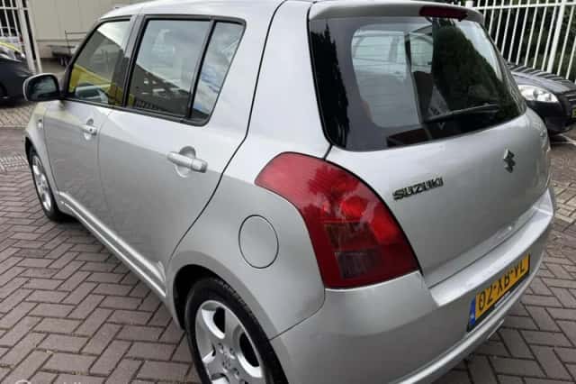 Suzuki Swift (2007) thumbnail 5