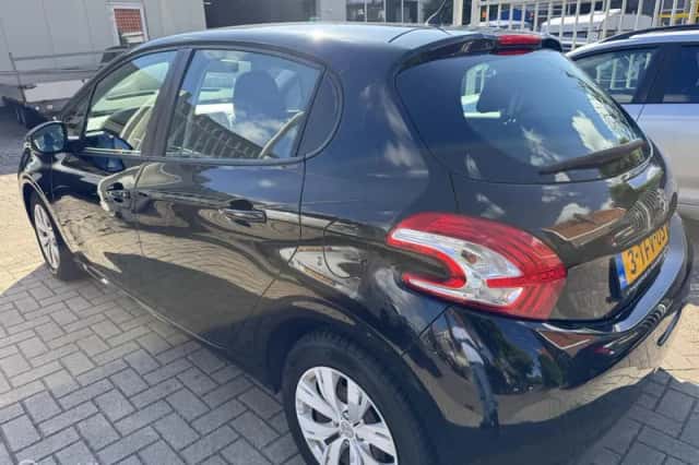 Peugeot 208 (2013) thumbnail 4