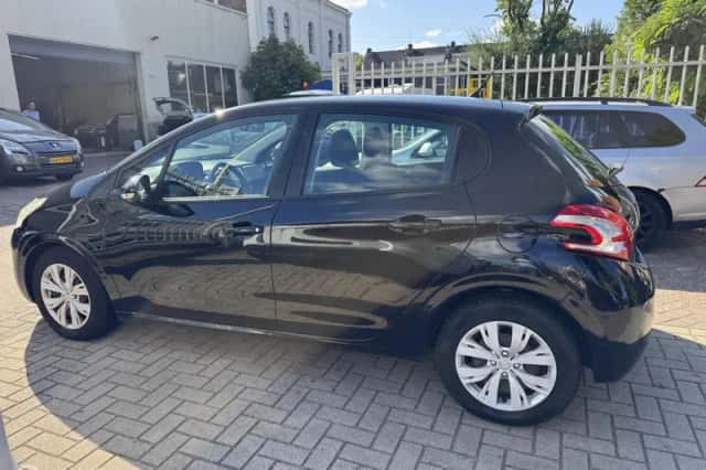 Peugeot 208 (2013) thumbnail 5