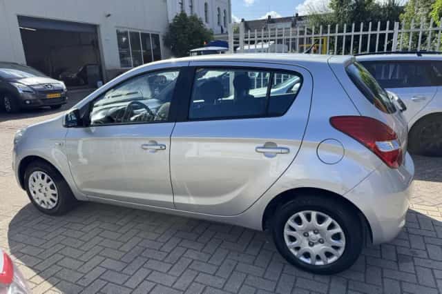 Hyundai i20 (2012) thumbnail 6
