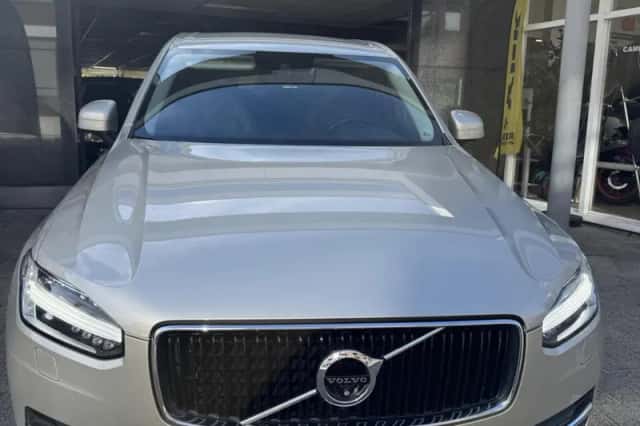 Volvo XC90 (2015) thumbnail 4