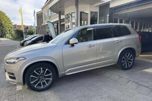 Volvo XC90 (2015) thumbnail 5