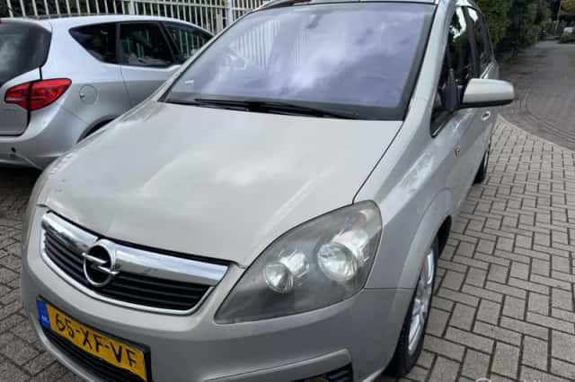 Opel Zafira (2007) thumbnail 1