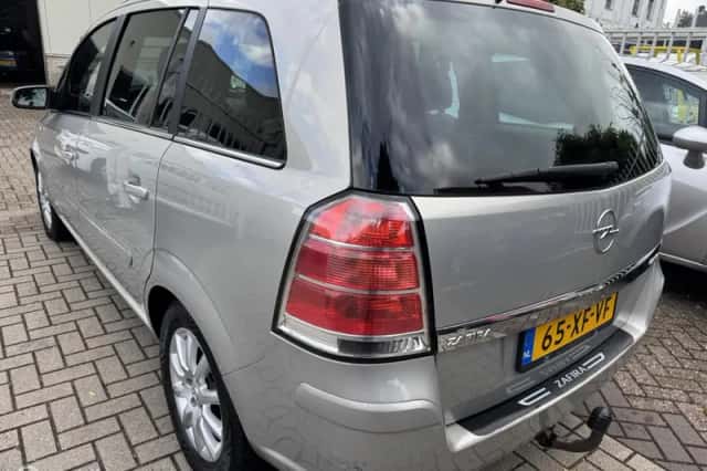Opel Zafira (2007) thumbnail 5
