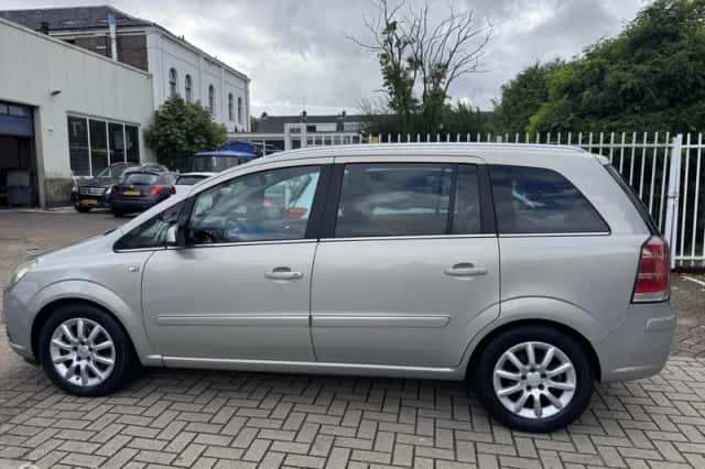 Opel Zafira (2007) thumbnail 6