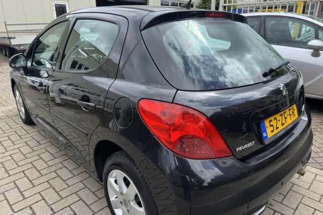 Peugeot 207 (2008) thumbnail 4