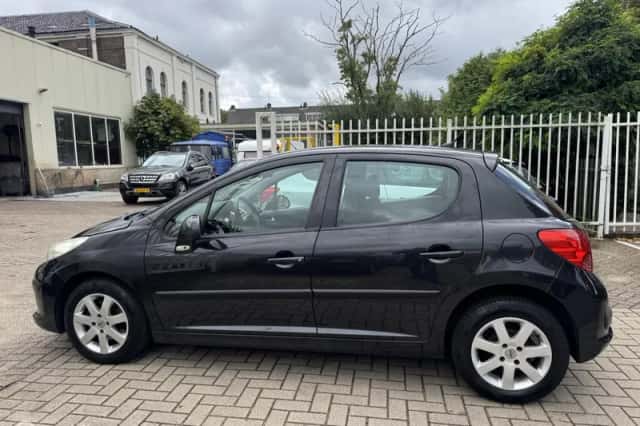 Peugeot 207 (2008) thumbnail 6