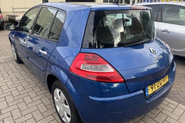 Renault Mégane (2008) thumbnail 5