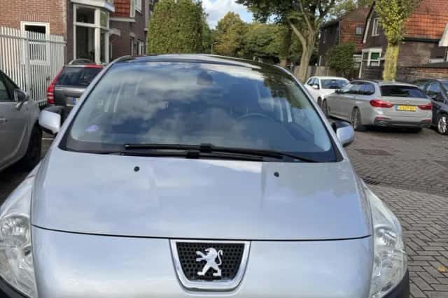 Peugeot 3008 (2010) thumbnail 2