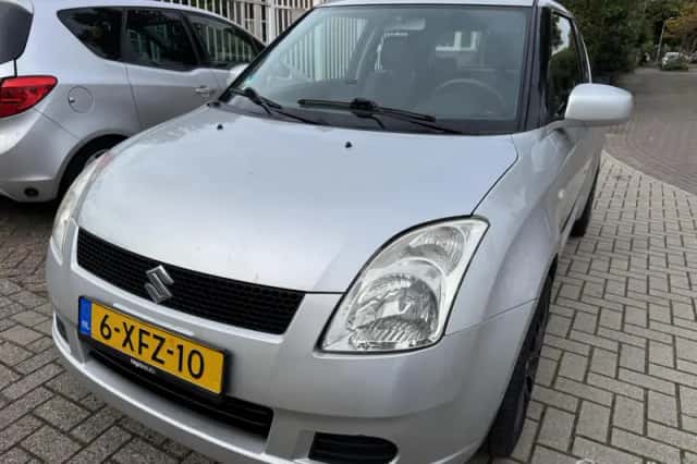 Suzuki Swift (2005) thumbnail 1