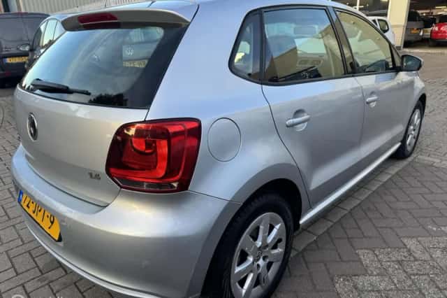 Volkswagen Polo (2009) thumbnail 4