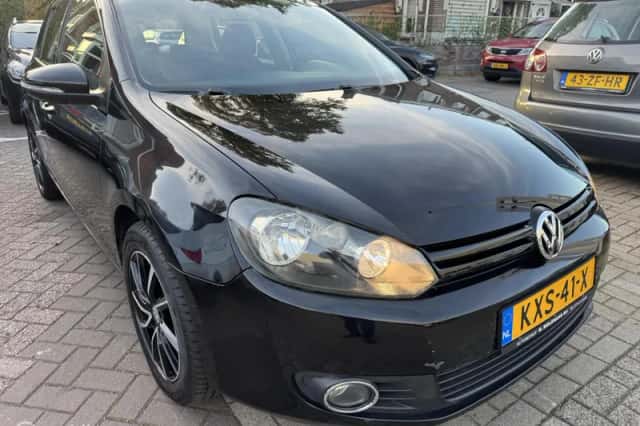Volkswagen Golf (2009) thumbnail 2