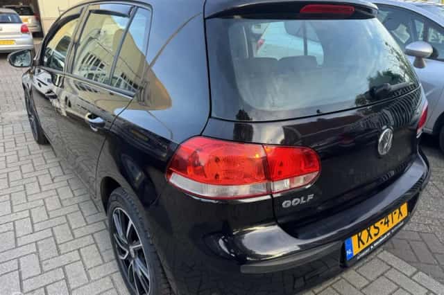 Volkswagen Golf (2009) thumbnail 5