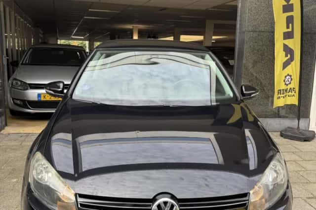 Volkswagen Golf (2009) thumbnail 2