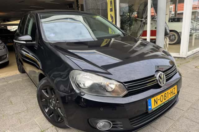 Volkswagen Golf (2009) thumbnail 3