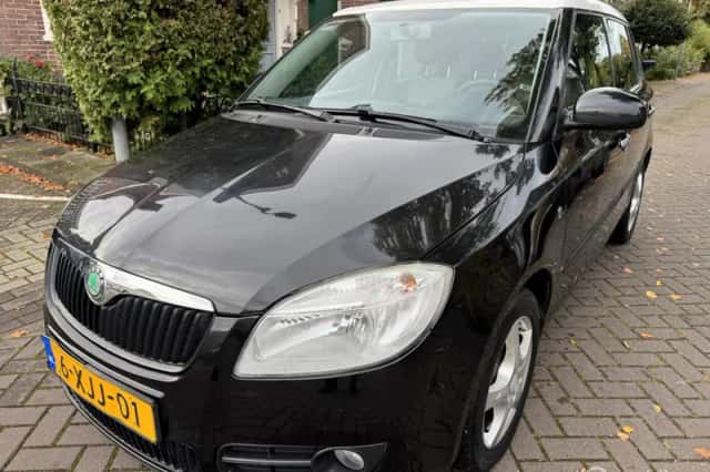 Škoda Fabia (2009) thumbnail 1