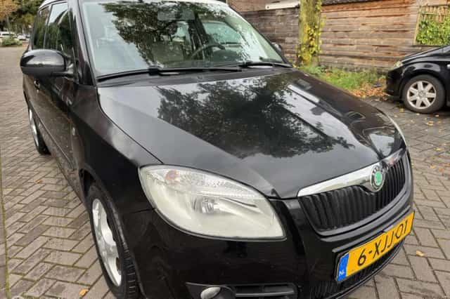 Škoda Fabia (2009) thumbnail 2