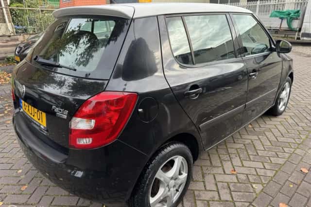 Škoda Fabia (2009) thumbnail 4