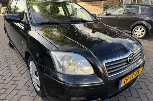 Toyota Avensis (2006) thumbnail 2