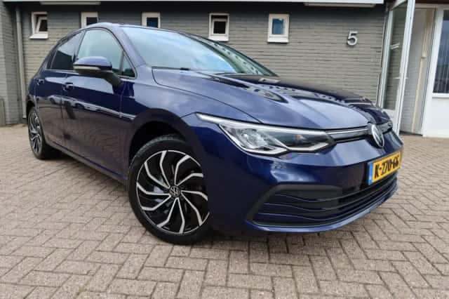 Volkswagen Golf (2020) thumbnail 2