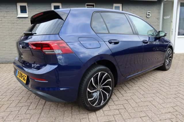 Volkswagen Golf (2020) thumbnail 4
