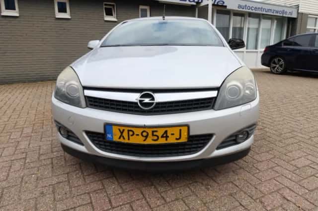 Opel Astra (2009) thumbnail 6