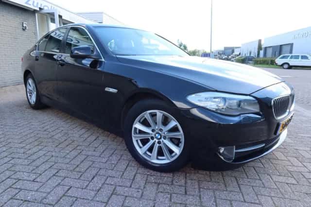 BMW 5-Serie (2011) thumbnail 2