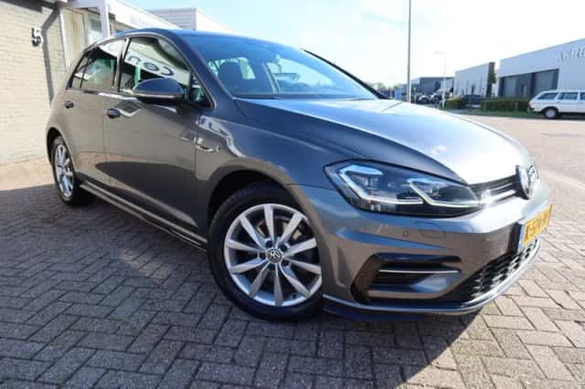 Volkswagen Golf (2019) thumbnail 2