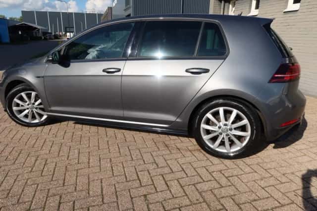 Volkswagen Golf (2019) thumbnail 5