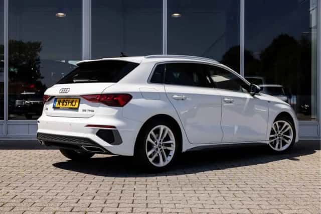 Audi A3 (2021) thumbnail 3