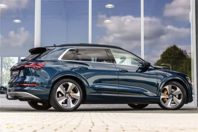 Audi e-tron (2018) thumbnail 3