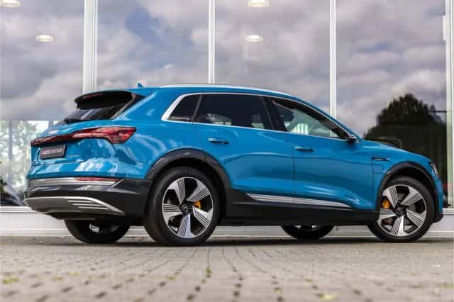 Audi e-tron (2019) thumbnail 3