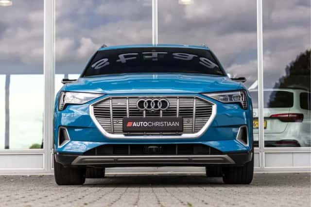Audi e-tron (2019) thumbnail 4