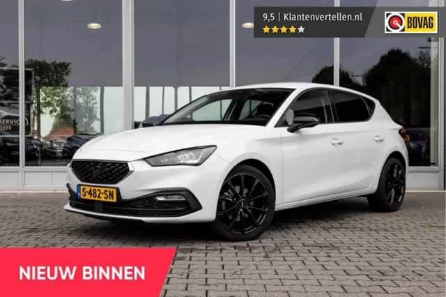 SEAT Leon (2023) thumbnail 1