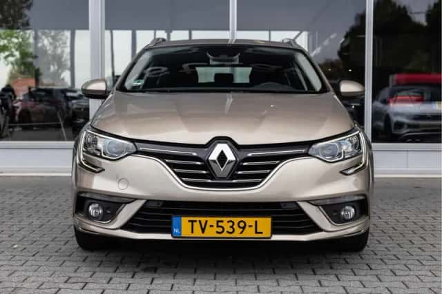 Renault Mégane (2018) thumbnail 4