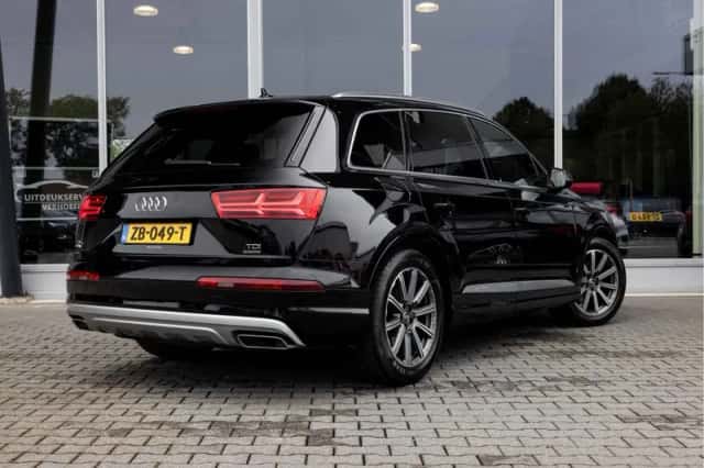 Audi Q7 (2018) thumbnail 3