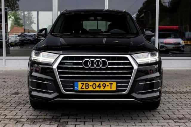 Audi Q7 (2018) thumbnail 4