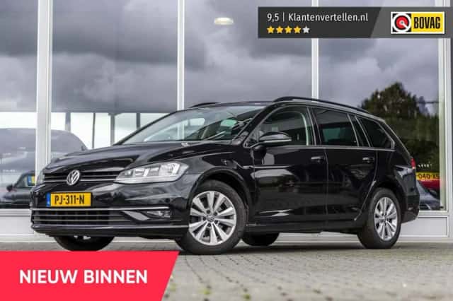 Volkswagen Golf (2017) thumbnail 2
