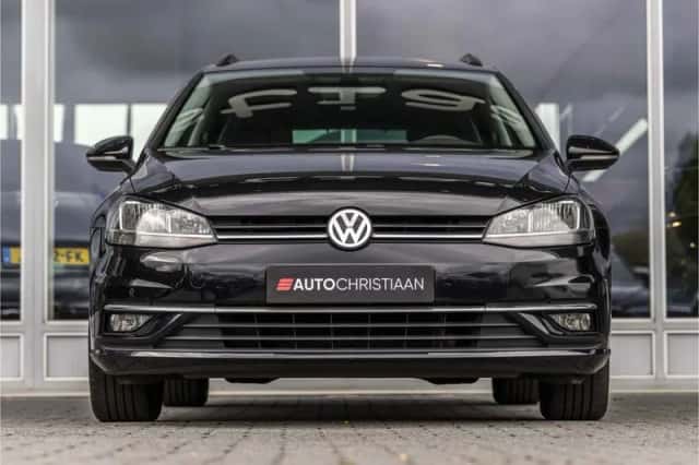 Volkswagen Golf (2017) thumbnail 4
